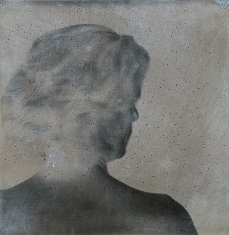 © Marjolaine VUARNESSON - Image from the Apparitions photography project