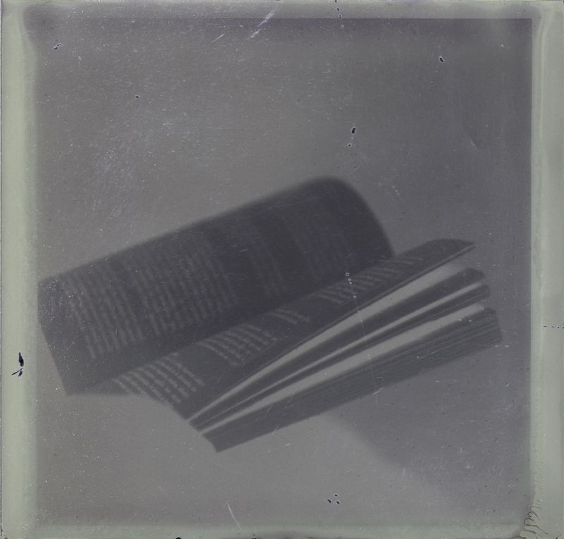 © Marjolaine VUARNESSON - Image from the Apparitions photography project