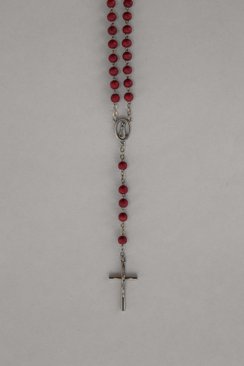 © Enrico Quattrini - The red coral rosary, religious symbol of the women of Ciociaria.
