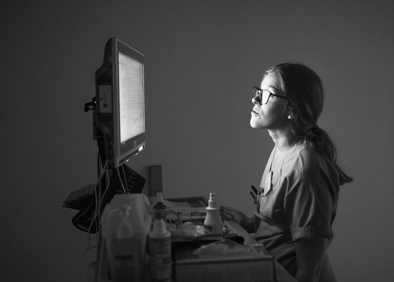 © Patricia Kühfuss - Image from the Never Done - Nurses in German Hospitals photography project