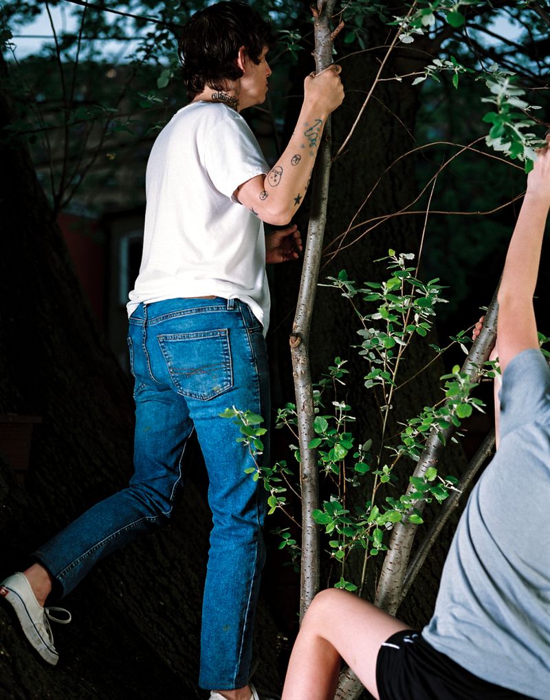 © Leah DeVun - Image from the Resemblance photography project