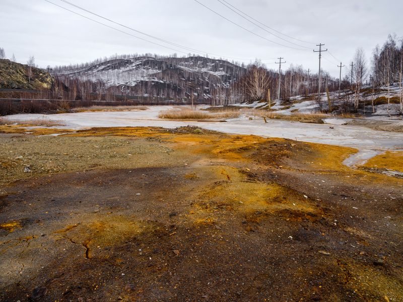 © Chris Bierl - The poisoned riverbed of San-Elga