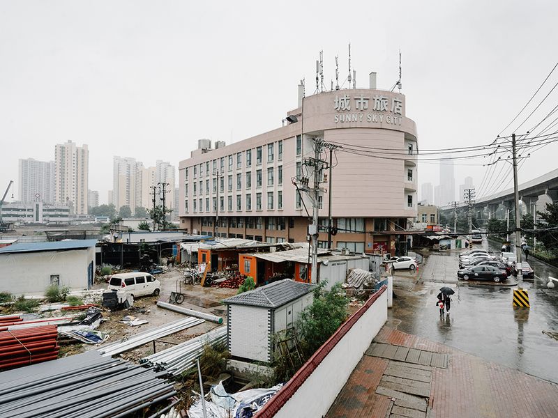 © Alessandro Zanoni - Image from the Wuhan boulevard photography project