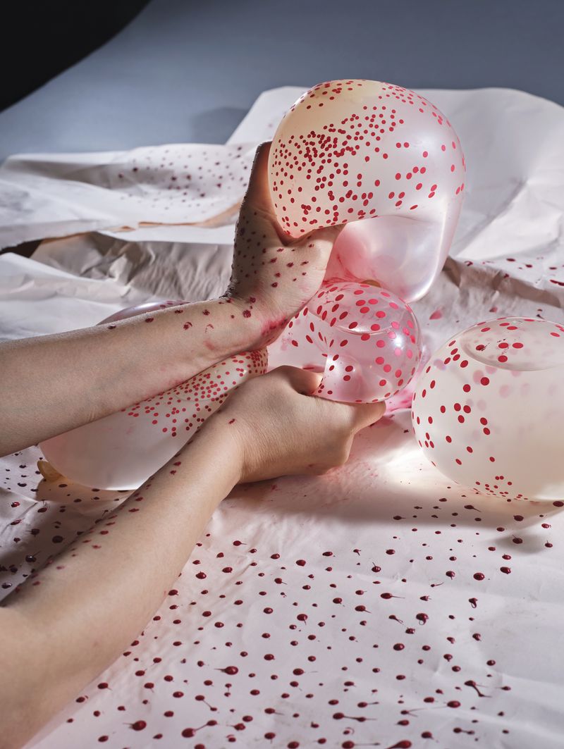 © Yi Hsuan Lai - Untitled, 2022, Archival pigment print, 16.25 W x 21.625 H in