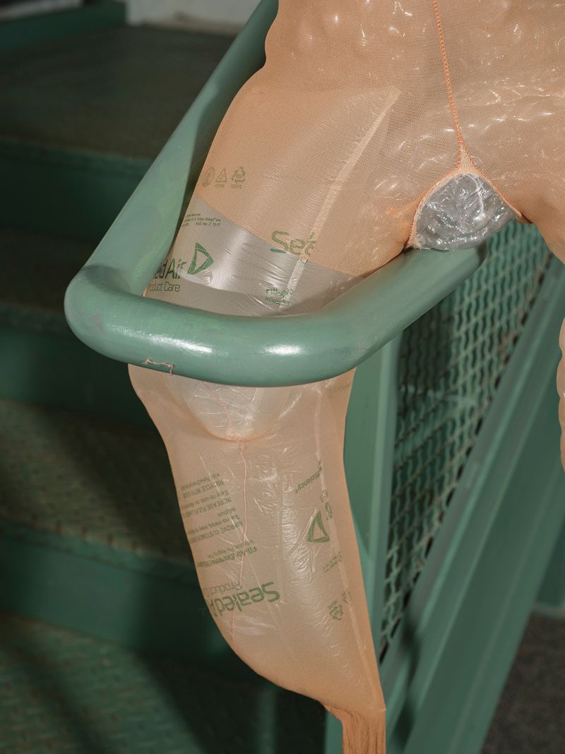 © Yi Hsuan Lai - Get in, get out