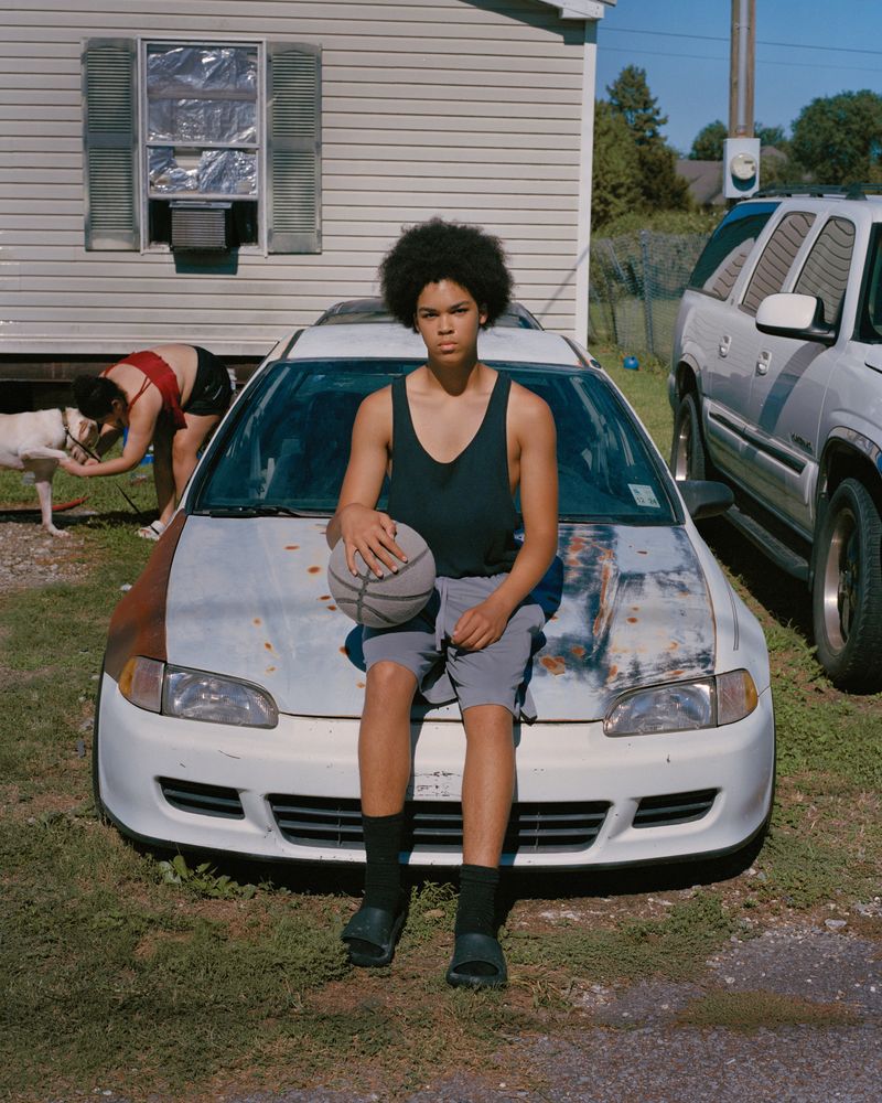 © Sam Muller - Image from the Lâche Pas La Patate photography project