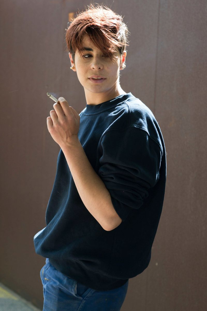 © Julie Bourges - Cecile is having a break. Boat workshop, Paulilles, South of France