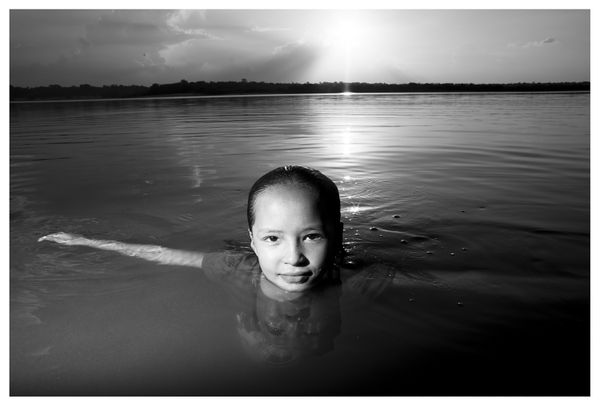 © luiz maudonnet - cristiane, sisterPortrait of Cristiane, from the Abacate community.