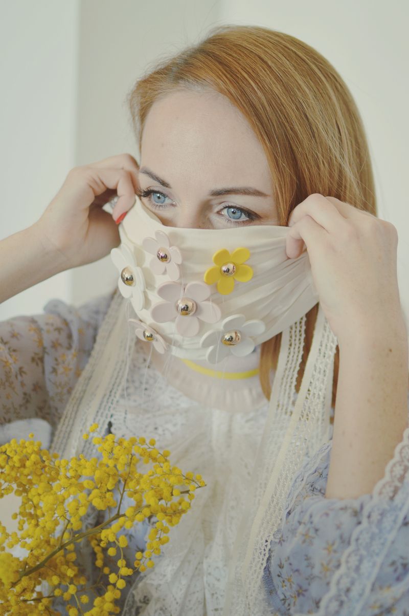 © Elena Bandurka - Image from the Corona Virus Flowers photography project