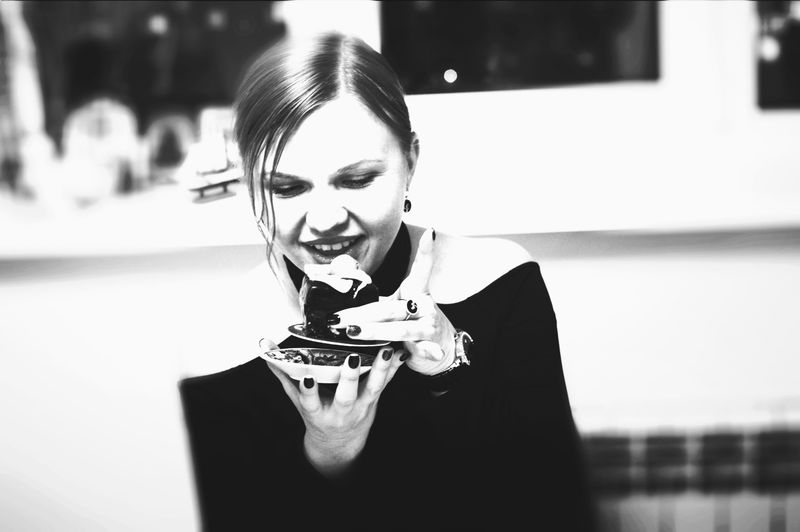 © Elena Bandurka - Image from the Portrait of a girl and a cake. photography project