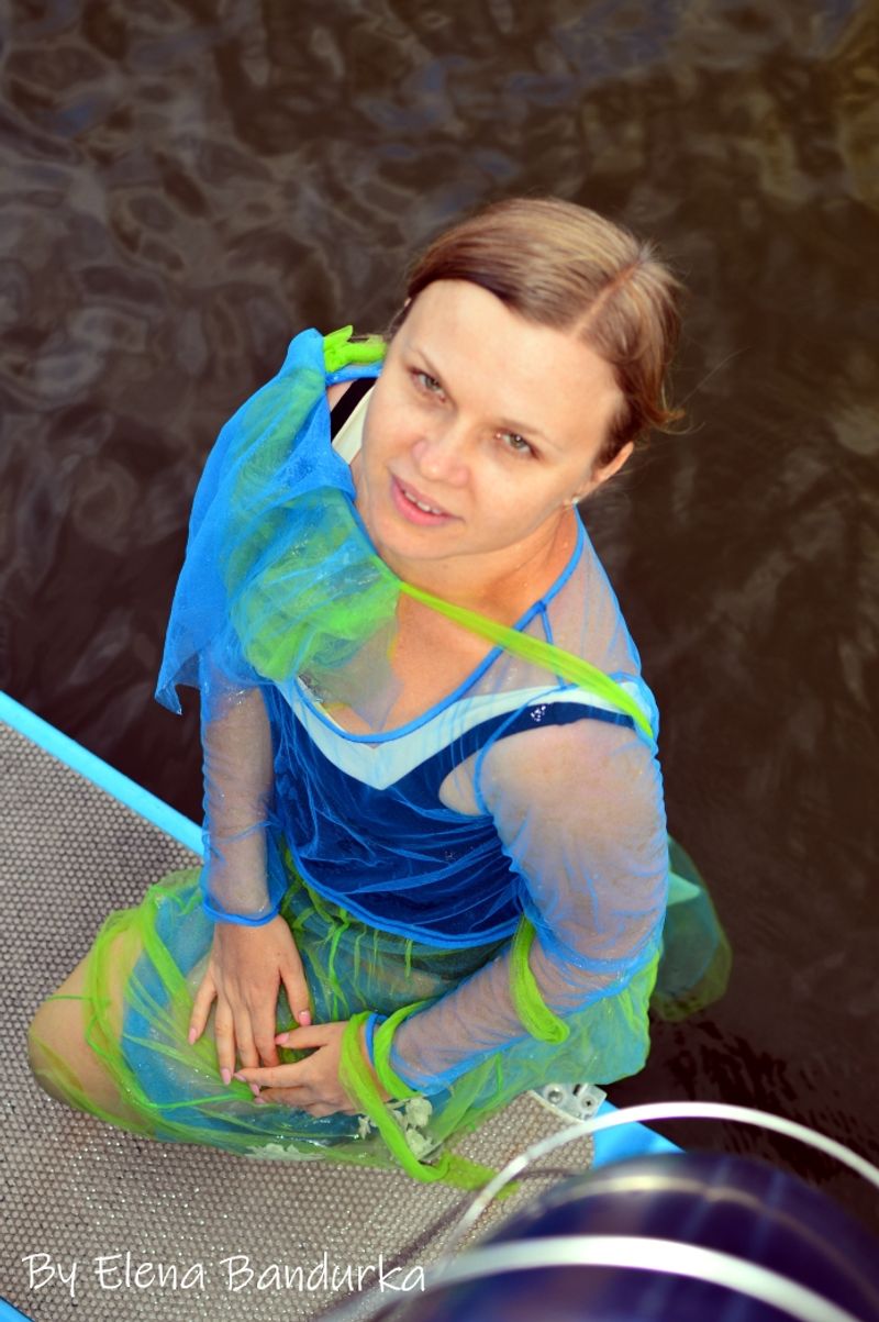 © Elena Bandurka - Image from the Swimmers photography project