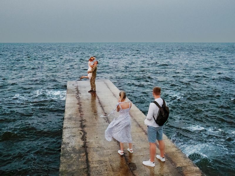 © Mateusz Sarello - Engagement of a Ukrainian soldier returning from the front. Odesa, Odesa Oblast, Ukraine, August 2023.