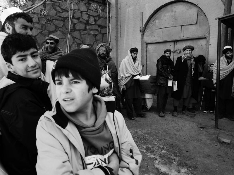 © Toby Binder - Parents lining up for the handover of the children.