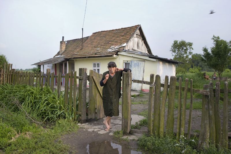 © Toby Binder - Image from the Violence and social exclusion - Roma people in Hungary photography project