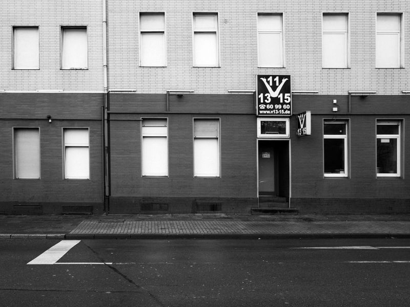 © Toby Binder - Many brothels and nightclubs characterise the red-light district, which is also located in Hochfeld.