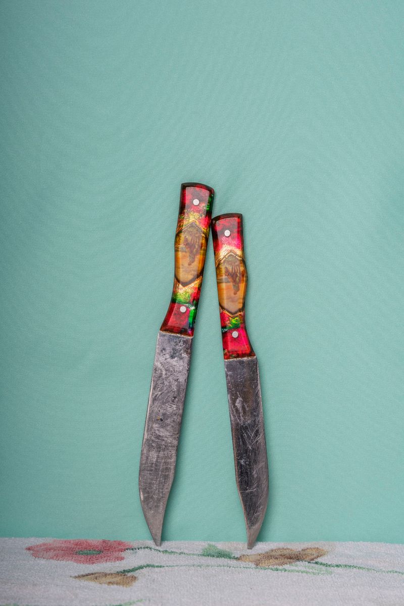 © Ira Thiessen - Two knives, Photography, Digital Fine Art Baryta, 50 x 70 cm