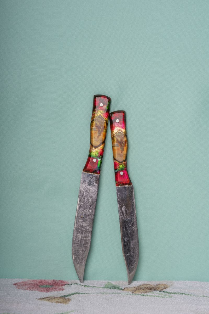 © Ira Thiessen - Two knives, Photography, Digital Fine Art Baryta, 50 x 70 cm