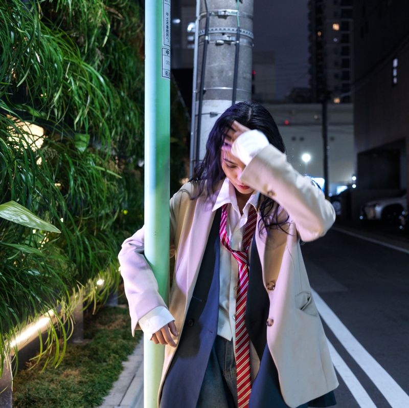 © Linzi Bugeja - your body loses water when you jog so there's none left for tears - no. 6 - lamppost