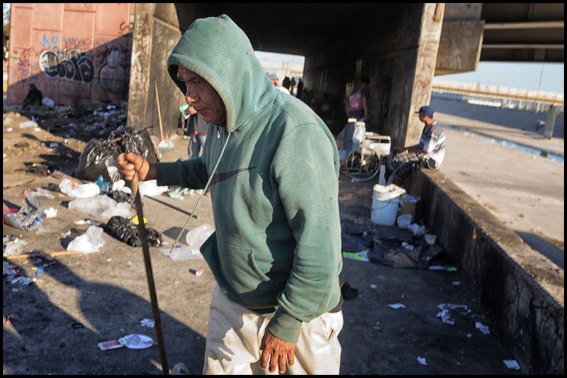 © Prometeo Lucero - Image from the La linea, un limbo atrapasueños photography project