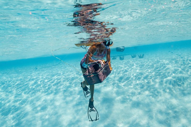 © Raquel Trejo - Image from the Coral Kids and the Coral Gardener photography project