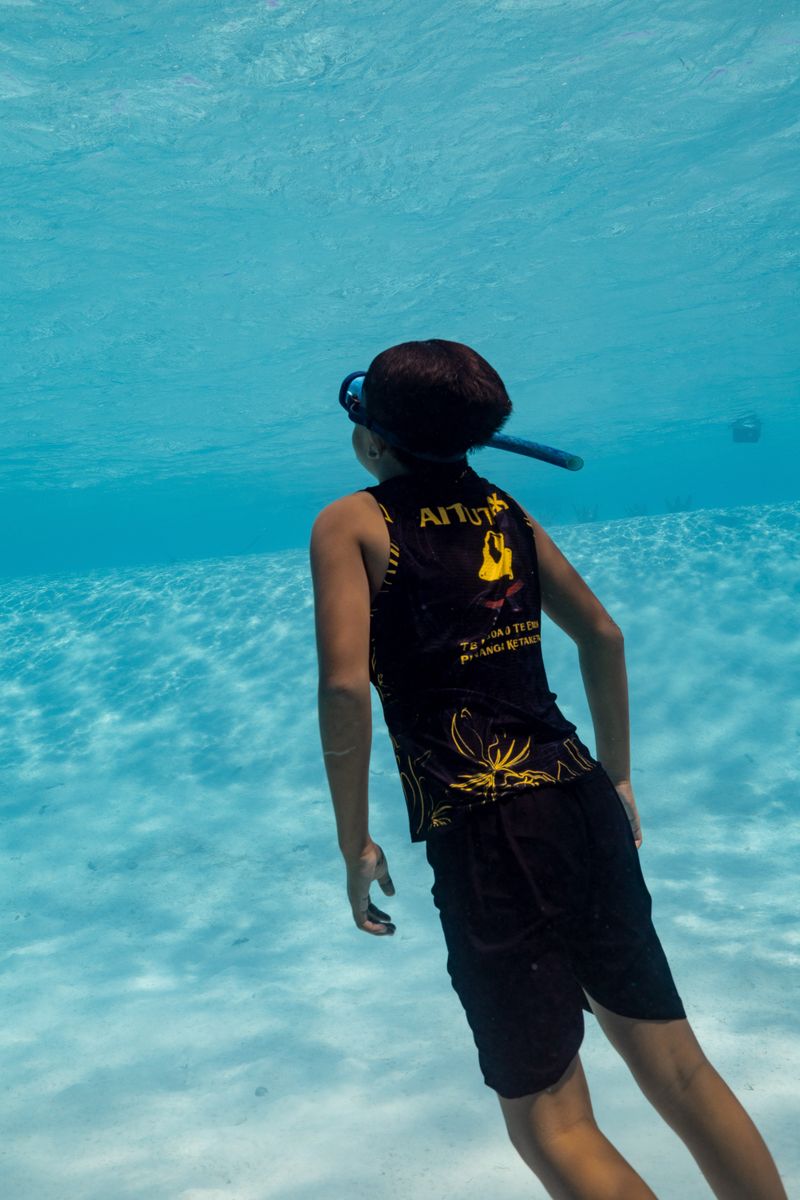 © Raquel Trejo - Image from the Coral Kids and the Coral Gardener photography project