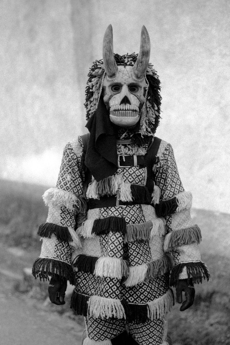 © Paulo Monteiro - Image from the Between tradition and modernity photography project