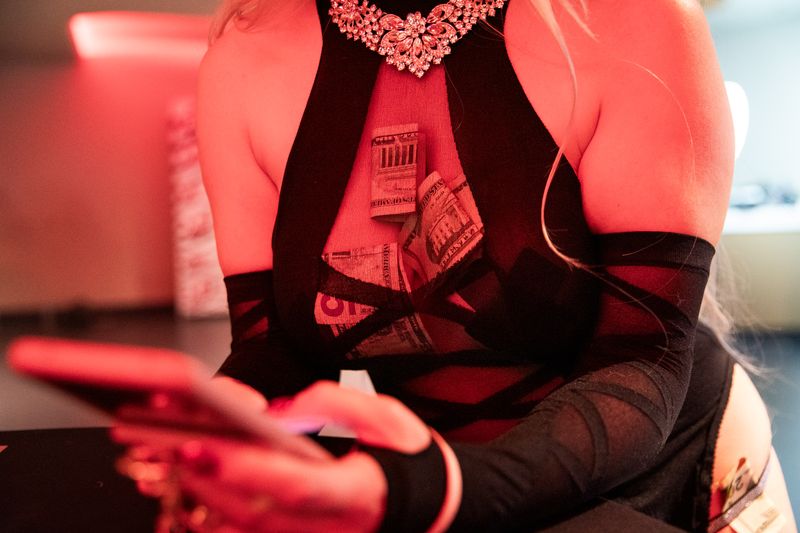 © Helene Mariussen - Image from the «If I’m going to get fucked by a company, I’d rather get fucked on camera – and get paid for it.» photography project