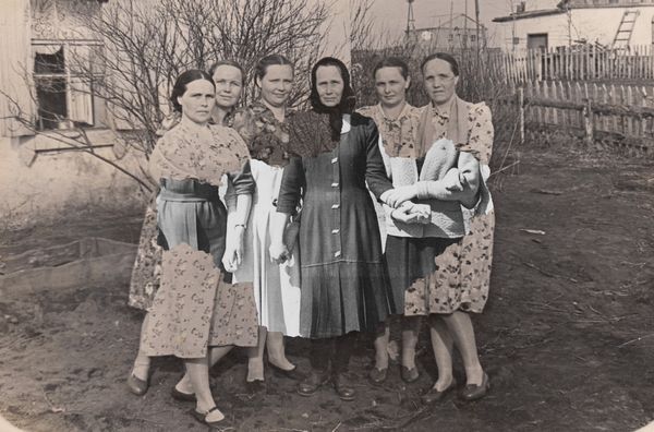 © Valentin Sidorenko - Image from the Roots of the heart grow together photography project