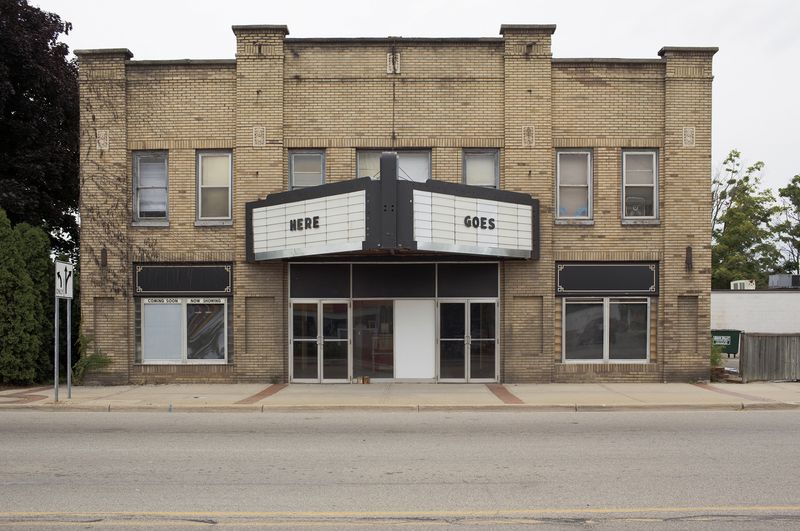 © Victoria Crayhon - Untitled IV Lowell Michigan 2014, 44 x 30 inch archival pigment print, Edition of 5