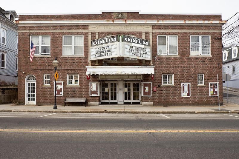 © Victoria Crayhon - Untitled East Greenwich Rhode Island 2010, 44 x 30 inch archival pigment print, Edition of 5