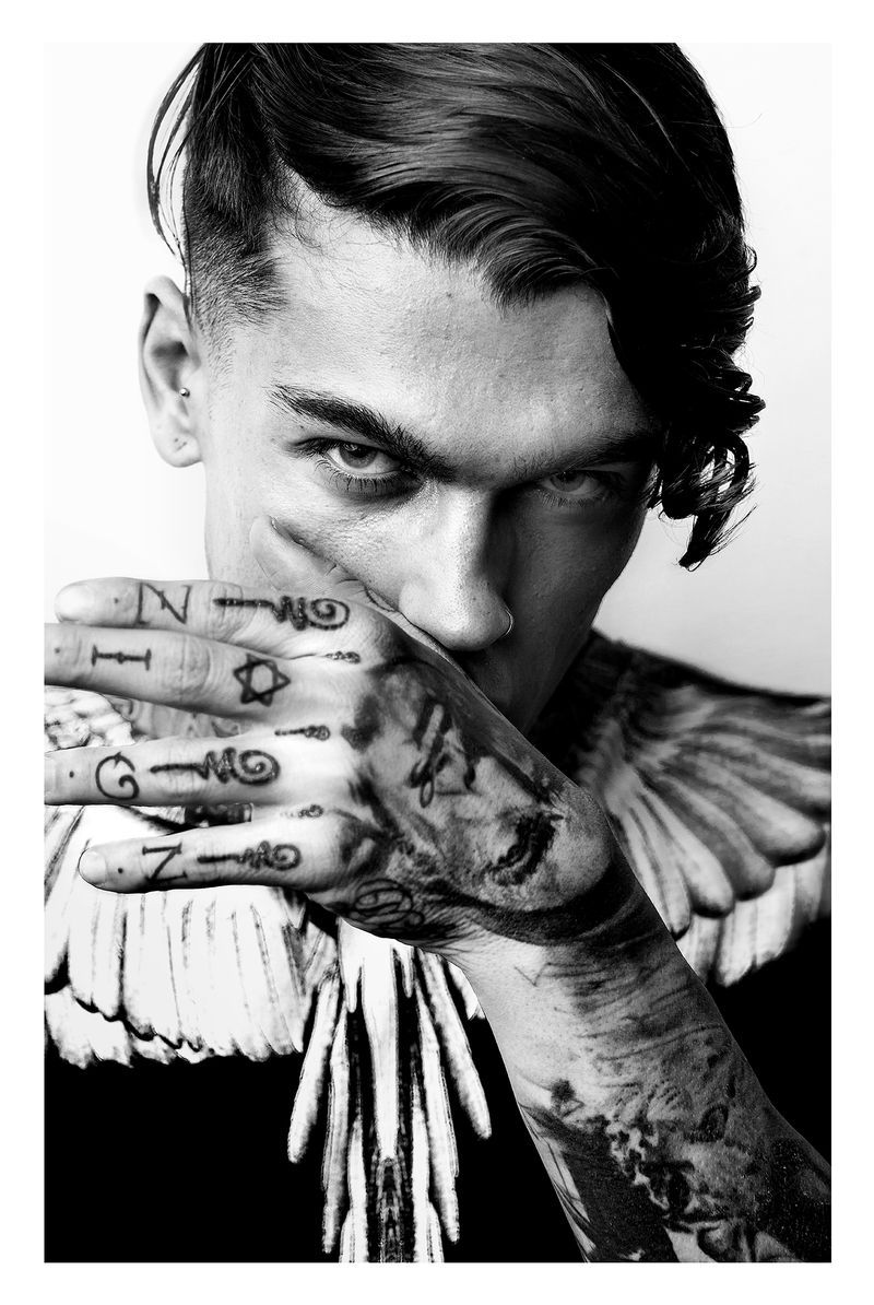 © luis barta - Image from the Angels between us photography project