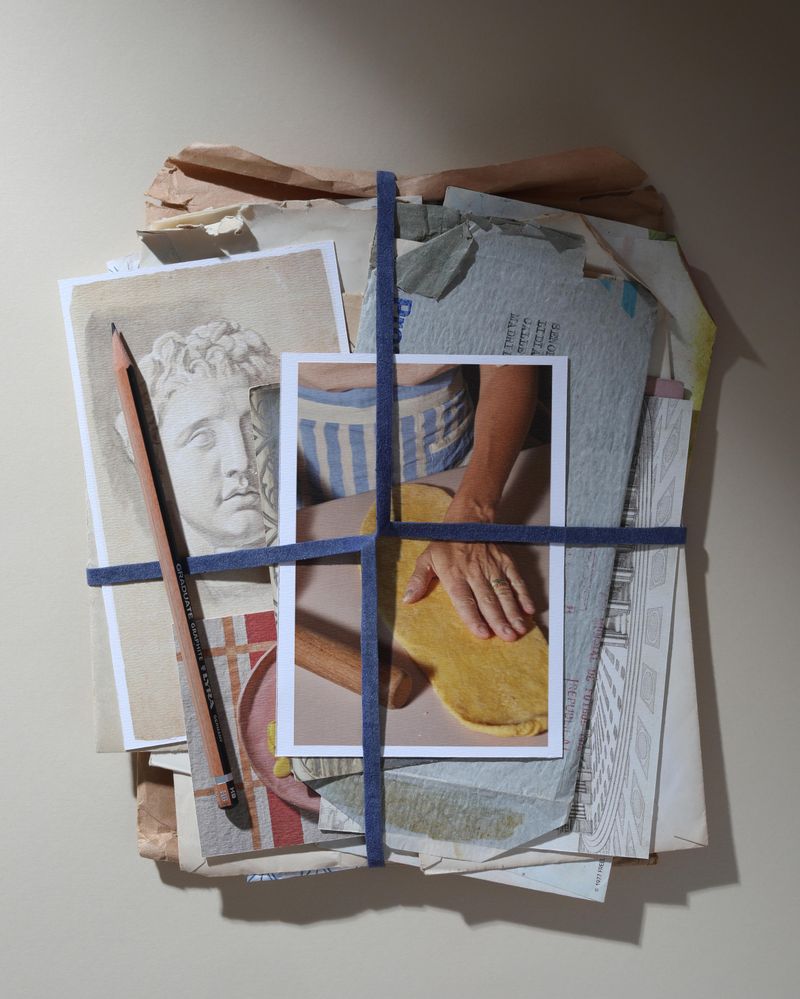 © Magali Polverino - Stretching the dough