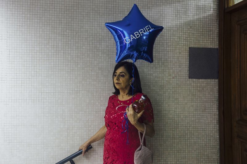 © Gabriel Carpes - Mom, before my graduation