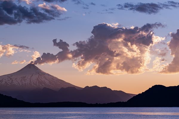 © Mauro Pesce - Image from the 36 Views of Villarrica Volcano photography project