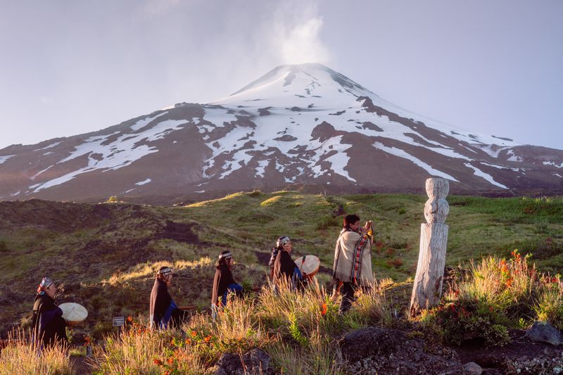 © Mauro Pesce - Image from the 36 Views of Villarrica Volcano photography project