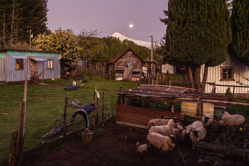 © Mauro Pesce - Image from the 36 Views of Villarrica Volcano photography project