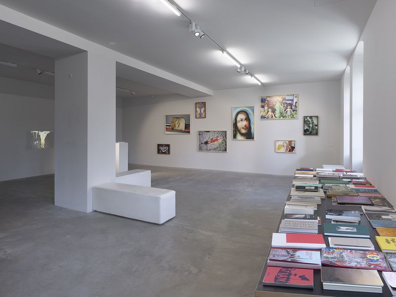 © Grażyna Siedlecka - AUSNAHMEZUSTAND installation view, courtesy ZAK Zentrum für Aktuelle Kunst, Berlin. Photo by Eric Tschernow