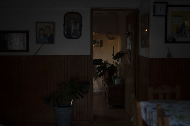 © Eric Allende - Dining room in the home of Emilse Muñoz and Alfredo González, where the entire family lived during the dictatorship.