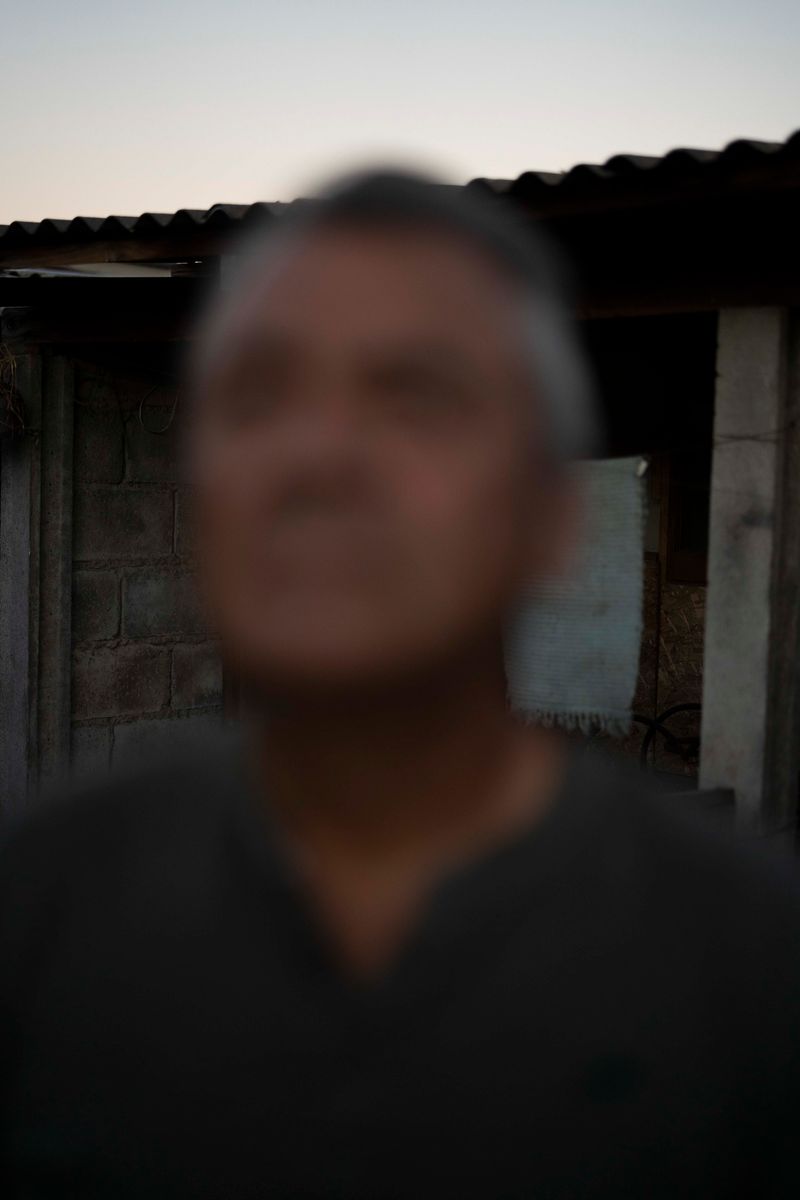 © Eric Allende - Image from the In my dreams, amaranth bloomed. photography project