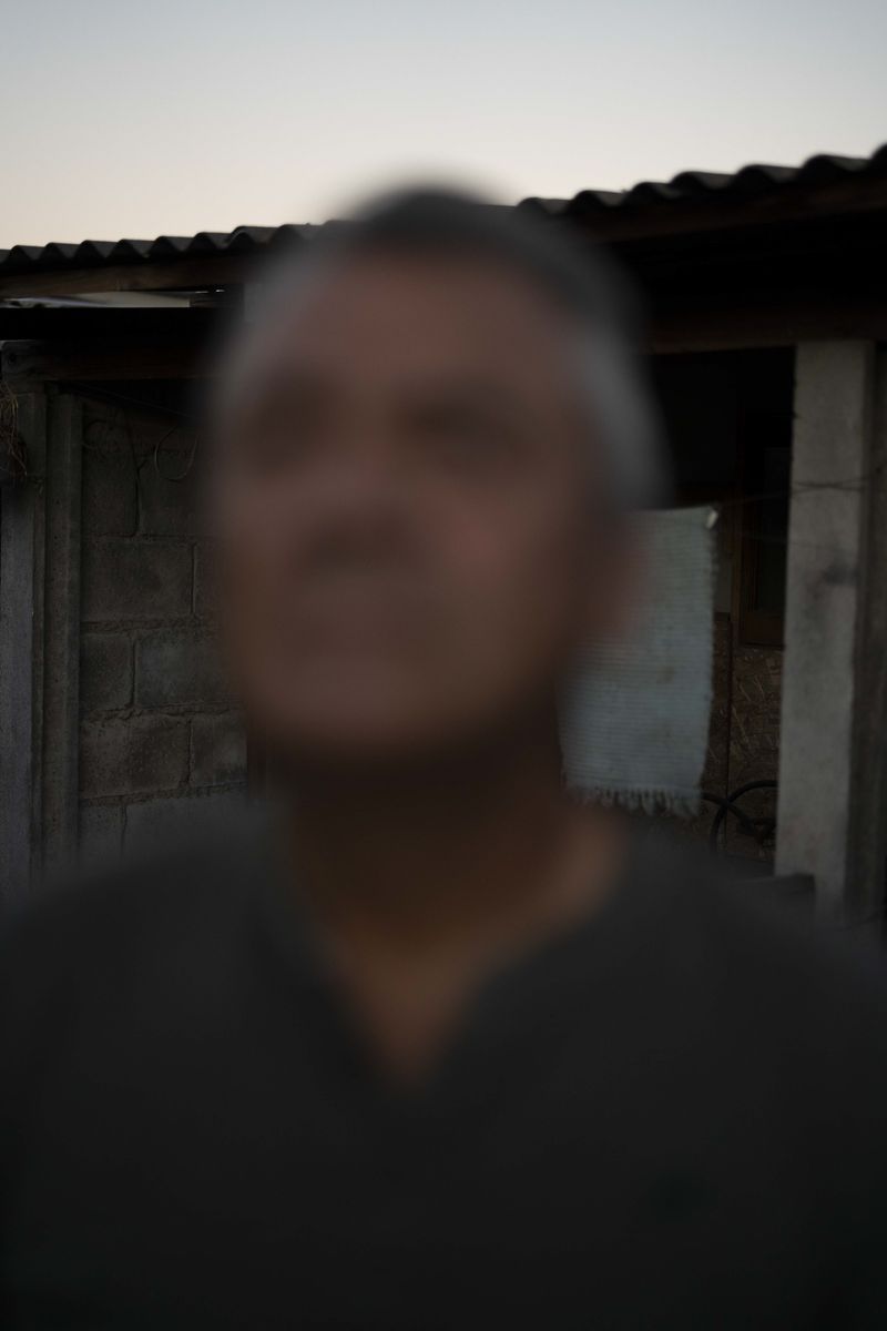 © Eric Allende - Image from the In my dreams, amaranth bloomed. photography project