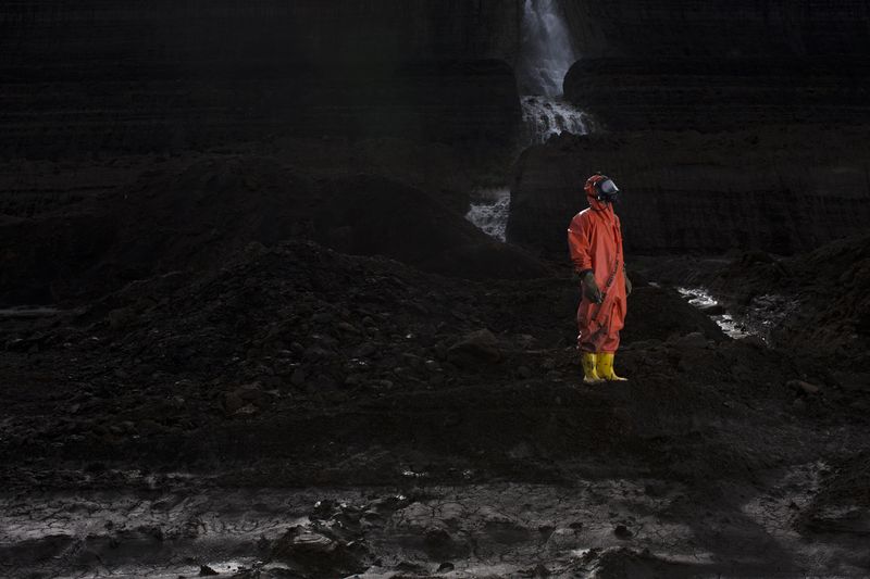 © Elena, Leonidas Kollatou, Toumpanos - Image from the Ten thousand suns photography project