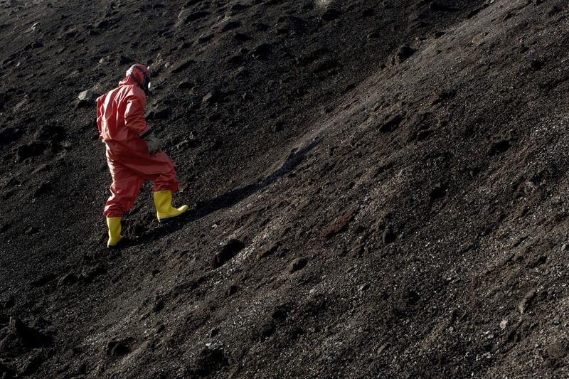 © Elena, Leonidas Kollatou, Toumpanos - Image from the Ten thousand suns photography project