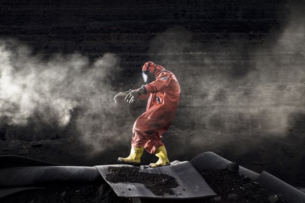 © Elena, Leonidas Kollatou, Toumpanos - Image from the Ten thousand suns photography project