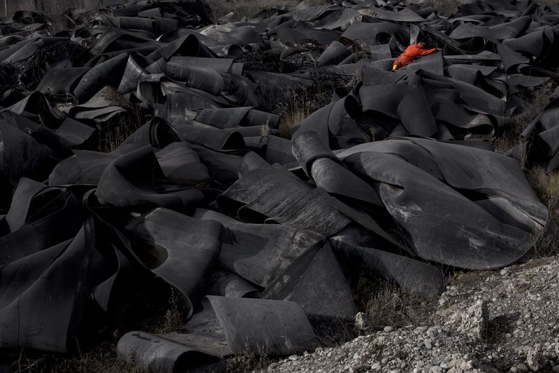 © Elena, Leonidas Kollatou, Toumpanos - Image from the Ten thousand suns photography project