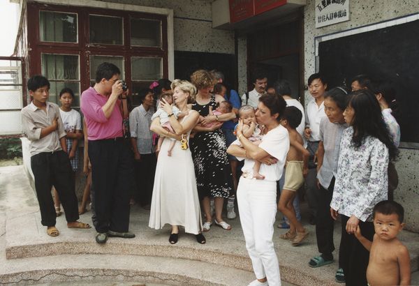 © Youqine Lefèvre - Archive photo taken in 1994 at the Yueyang Social Welfare Center by one of the adoptive parents.