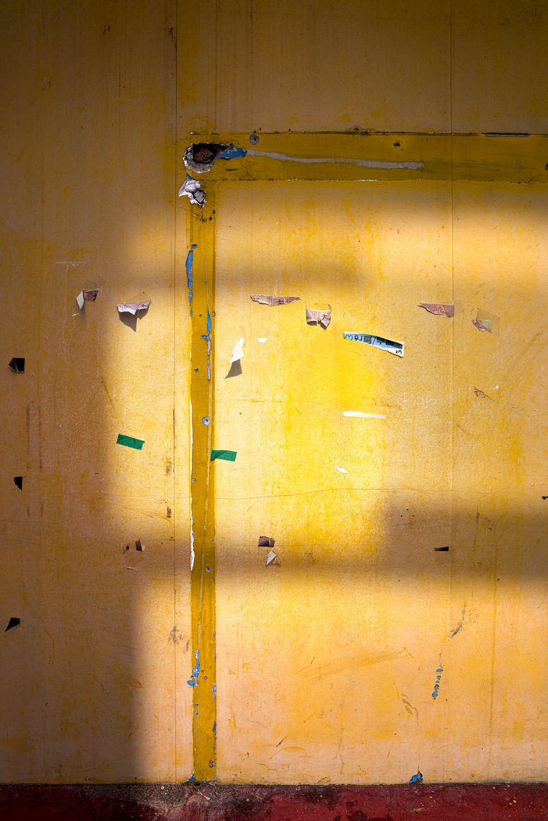 © Lisa Stonham - Self-Reflecting (in Yellow) 2021 33.5 x 50 cms