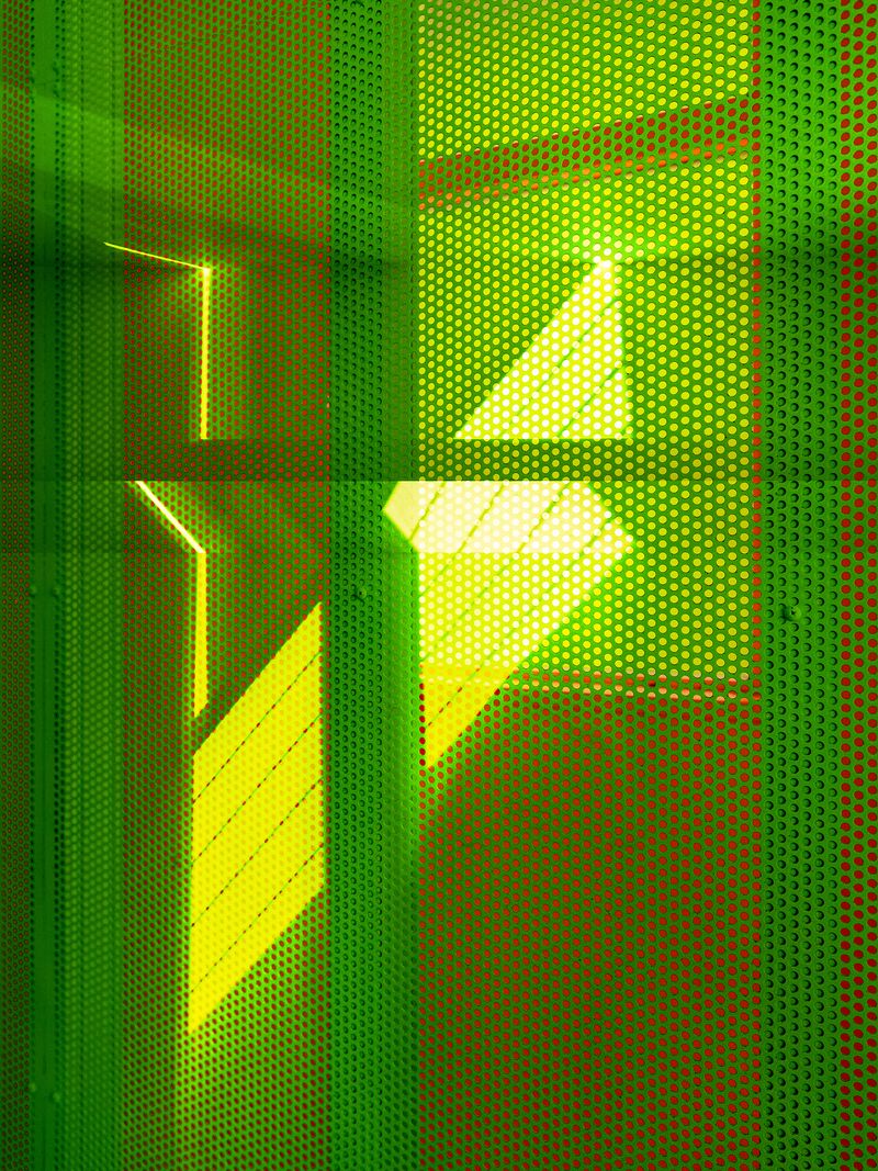 © Lisa Stonham - Self-Talk (Chromatic Aberration) 2021 75 x 100 cms