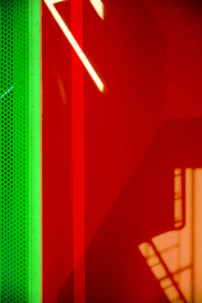 © Lisa Stonham - Conversation ( in Red and Green ) 2020 (detail) 50 x 75 cms