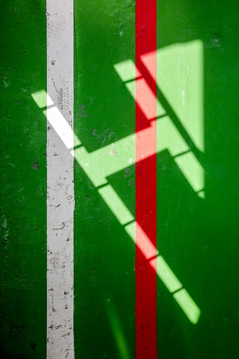 © Lisa Stonham - Perfect Moment ... Right Now - (in Green) 2021 50 x 75 cms
