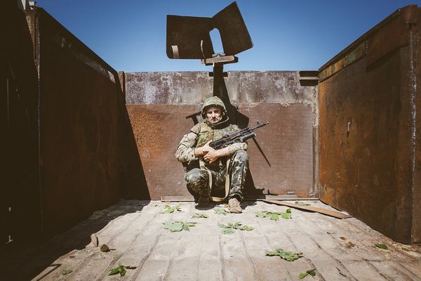 © Alexander Vasukovich - Image from the War among sunflowers. Volunteers of Donbass photography project